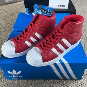 NEW IN BOX - Adidas Pro Model J sneakers - youth size 4 1/2